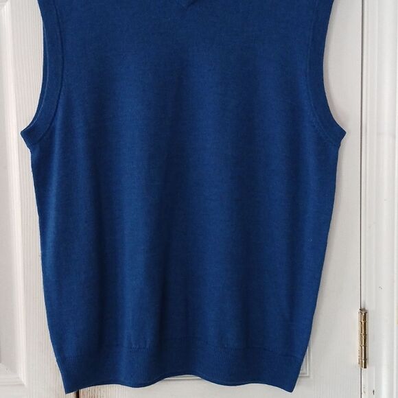 Turnbury Royal Blue 100% Extra Fine Merino Wool V-neck sweater vest  Sz L  NWOT - Picture 2 of 7
